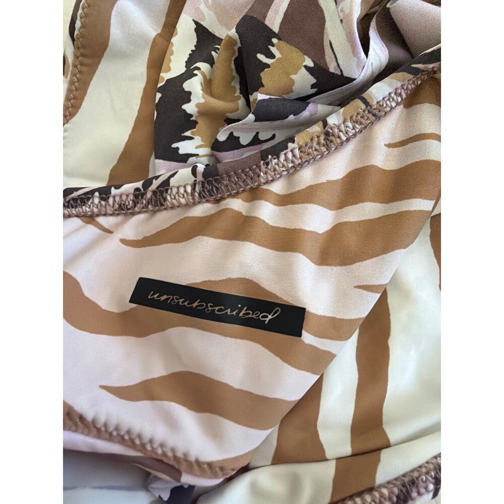 New unsubscribed one shoulder bikini top size small - Picture 3 of 4